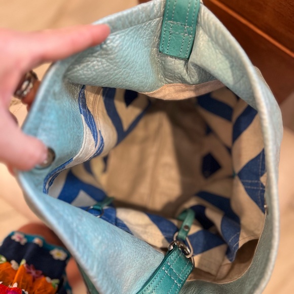 Rough & Tumble Metallic Teal Leather Shoulder Bag - Picture 7 of 9